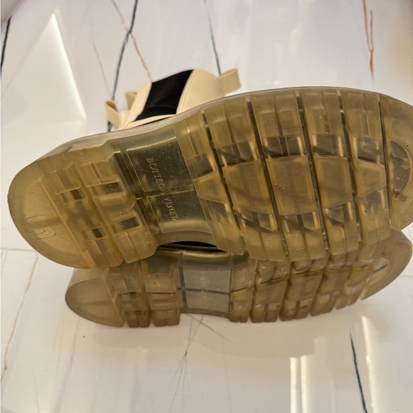 Bottega Veneta Leather Tire Boot in Cream/Clear Size 41 - Picture 5 of 7